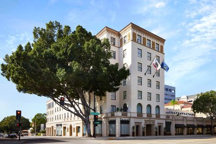 Pasadena Hotel & Pool 