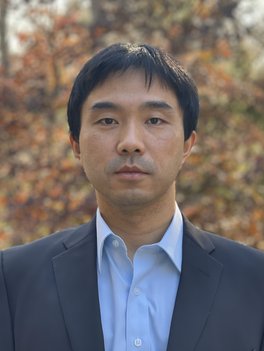 Hailiang Wang