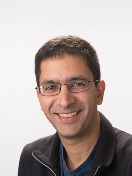 Photo of scientist Lior Pachter