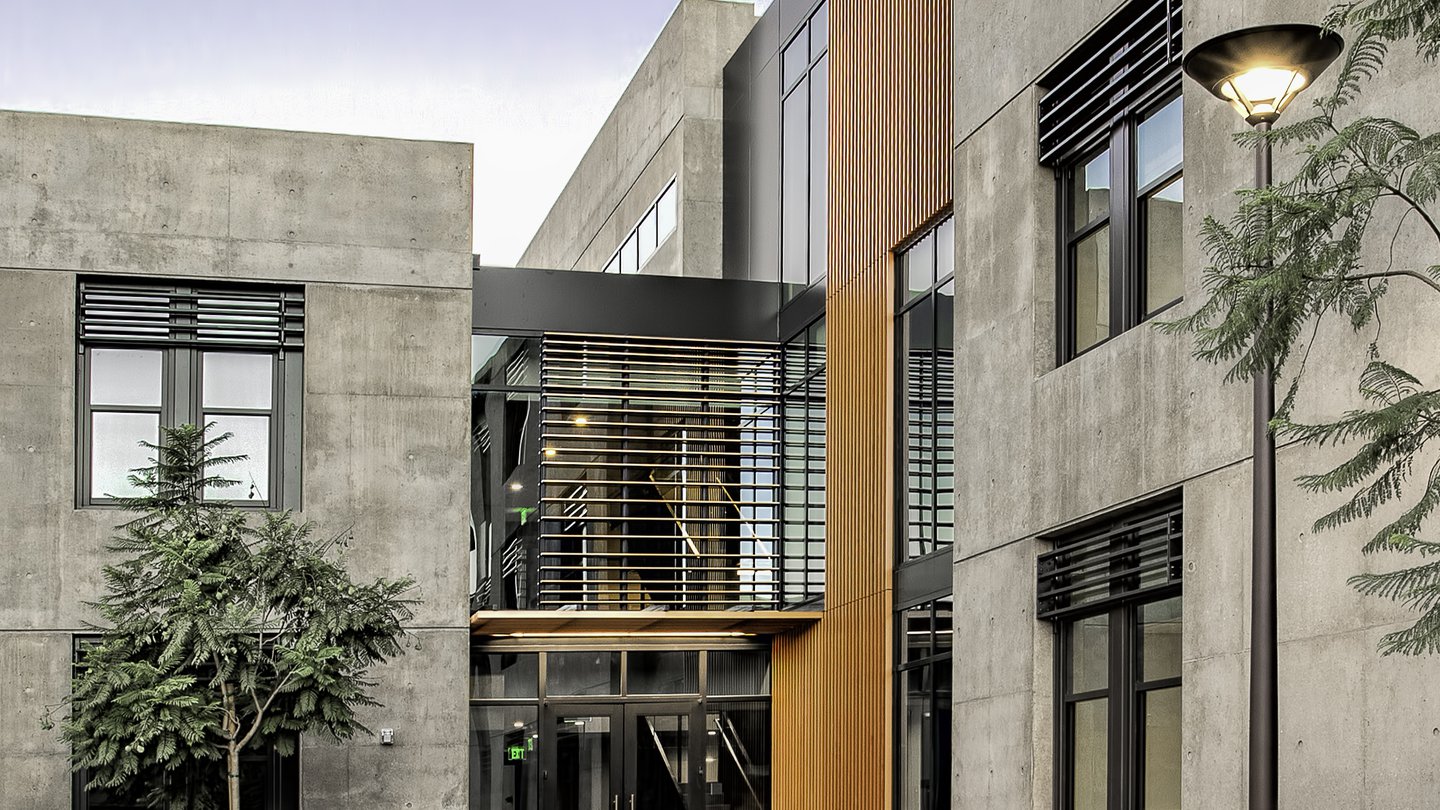 N.W. corner of interior courtyard to Bechtel Residence