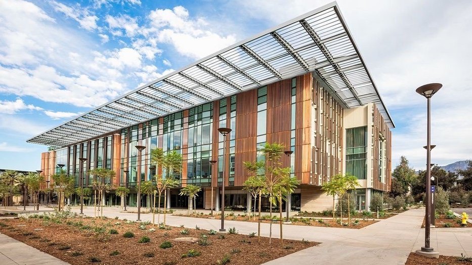 Photograph of the south side of the Chen Neuroscience Research Building