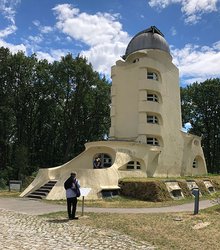 2018-09-28-EinsteinTower-ZRZforeground