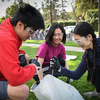 Caltech Ditch Day 2018 - Students solving a ice pick puzzle