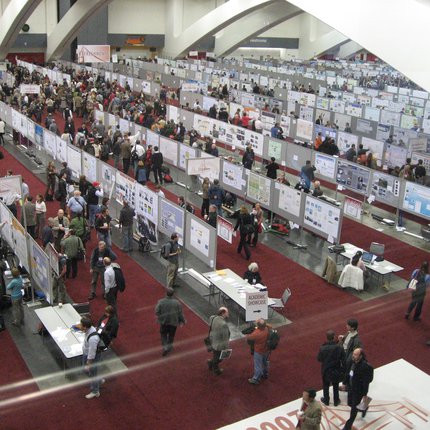 AGU07-PosterSession1.JPG