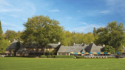 Photograph of the exterior of the main lodge at the UCLA Arrowhead Conference Center