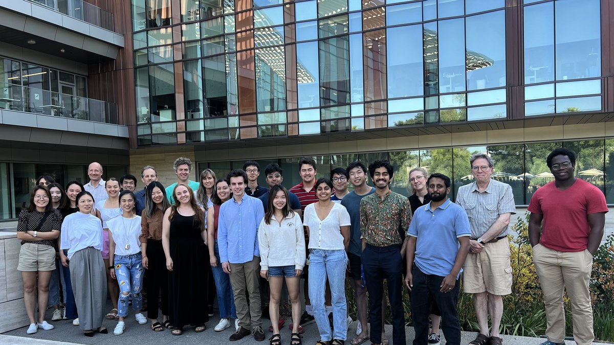 Group shot of DataSAI for Neuroscience Summer School Students and Instructors