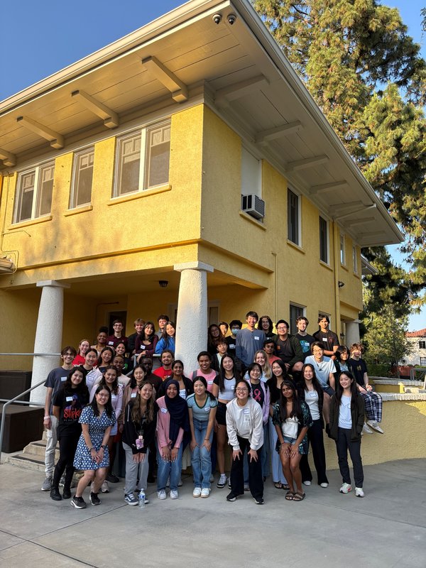 First-Year Caltech Connectors posing for photo
