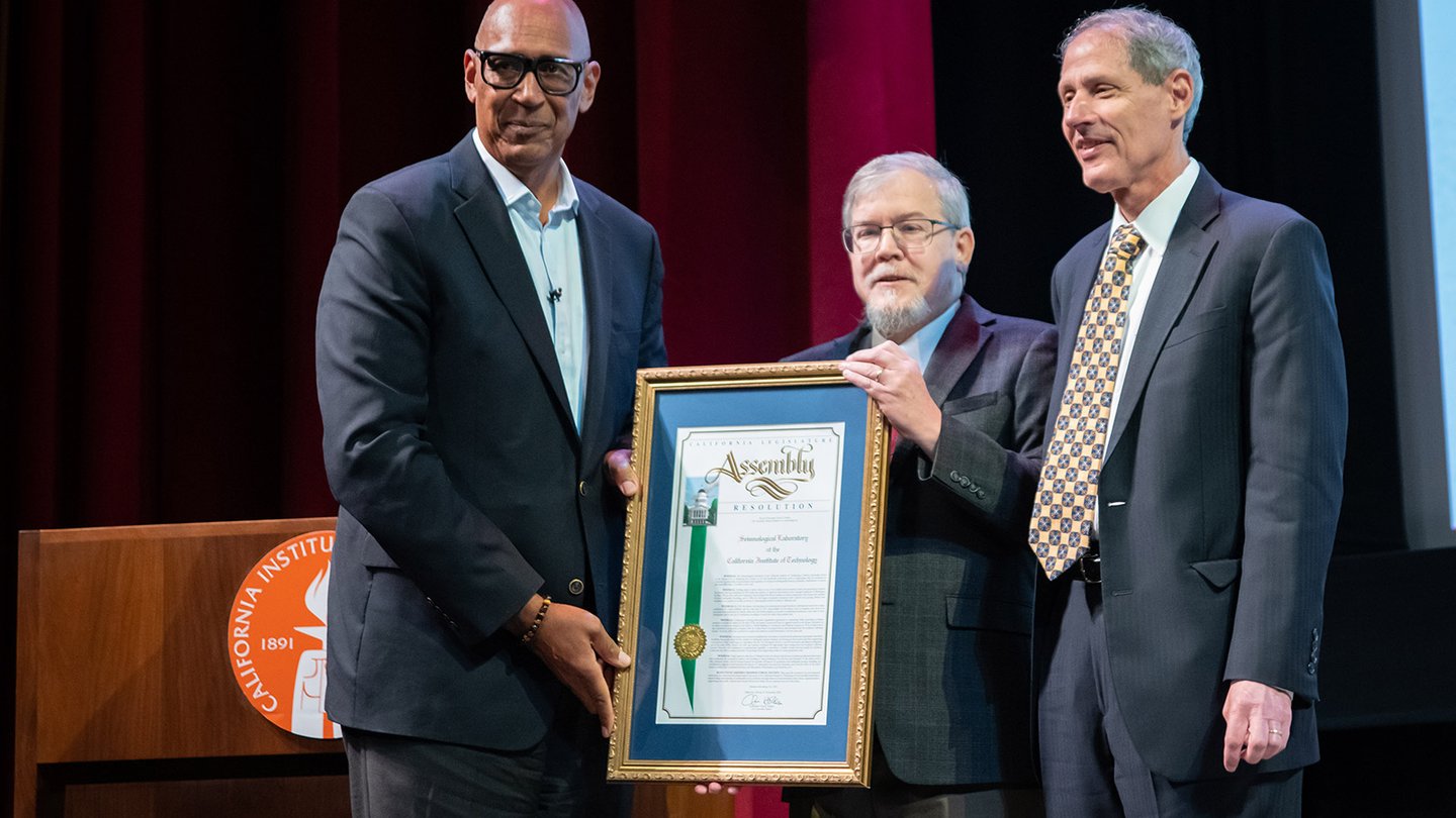 CA Assemblymember Chris Holden pictured with Caltech President Thomas Rosenbaum and Professor Michael Gurnis