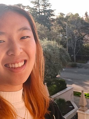 Headshot of Alicia Zhang