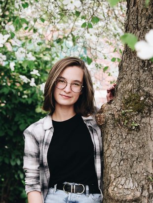 Headshot of Emma Olinger