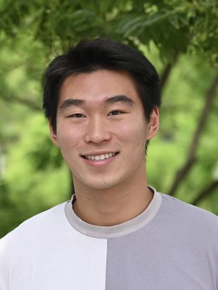 Headshot of Simon Hu